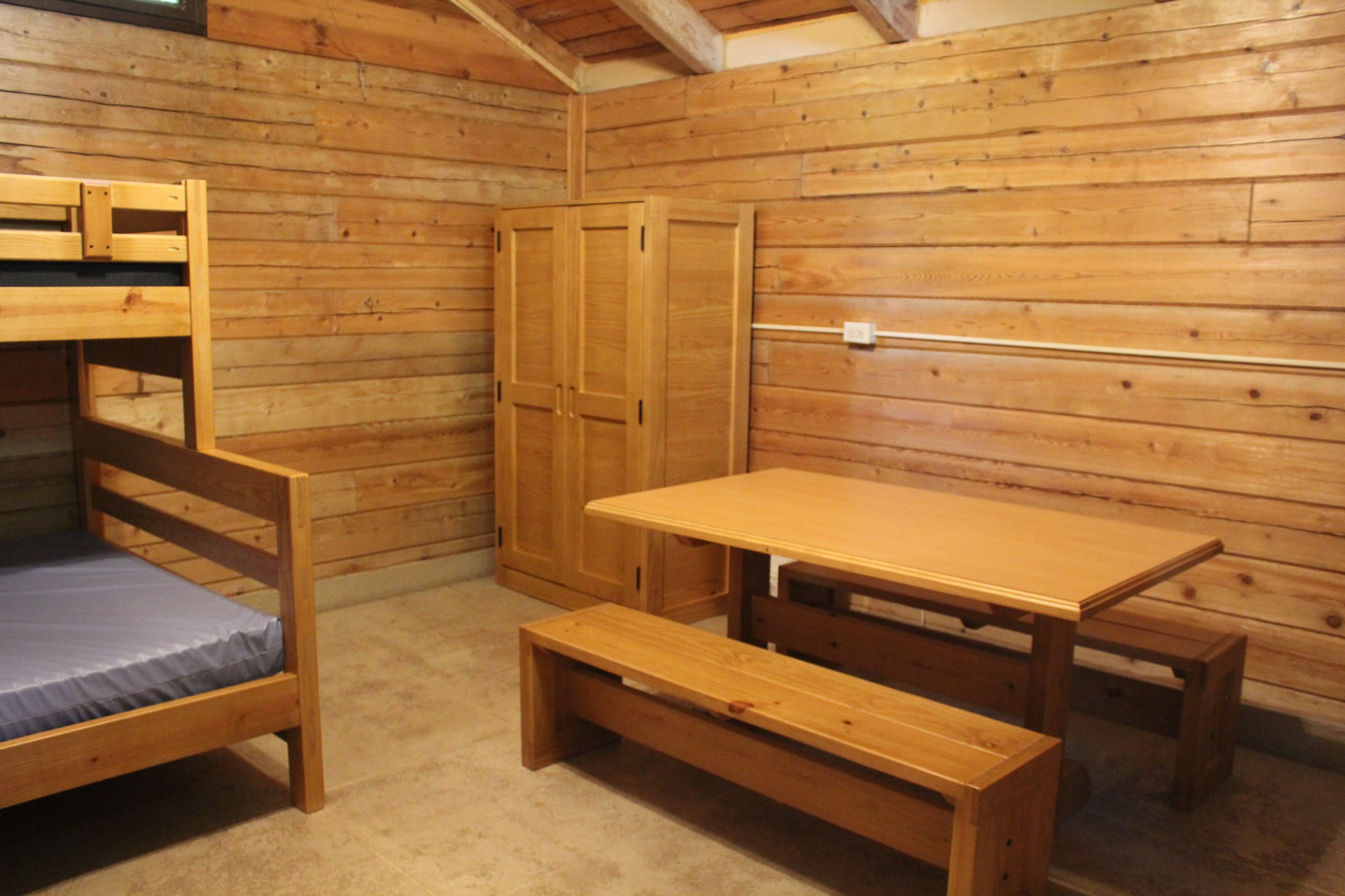Interior E Cabin